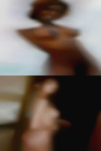 Sexy woman showing to fuck pussy.